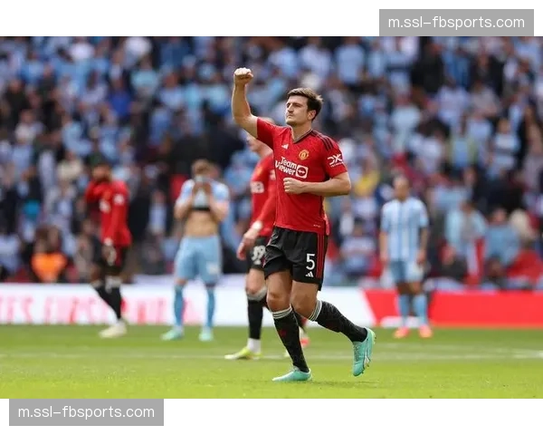 曼联控场优势转化为定位球机会 B费角球助攻谢什科制胜 曼联控场优势转化为定位球机会 B费角球助攻谢什科制胜